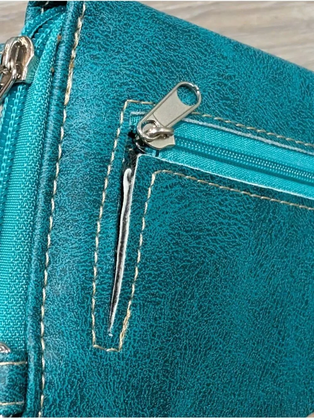 Unbranded turquoise bag